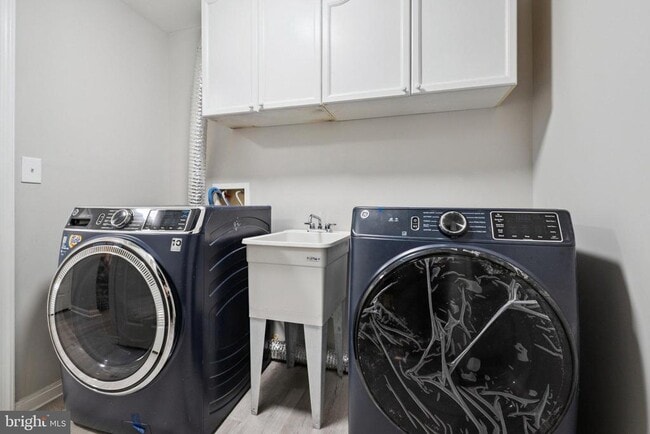 Building Photo - 4851 Ebb Tide Ct