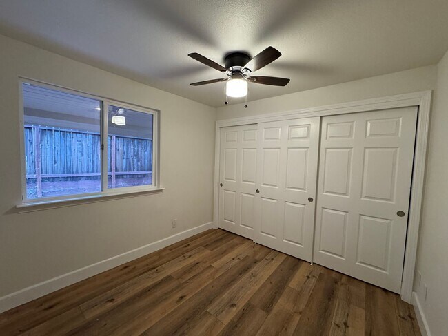 Building Photo - 310 Hansbery Way