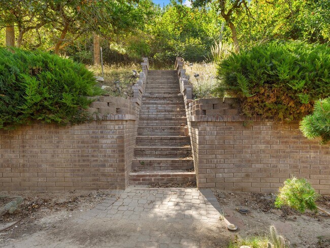 Building Photo - 412 E Canyon Estates Cir