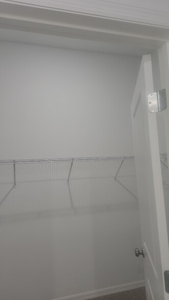 Building Photo - 4381 Riverbend Blvd