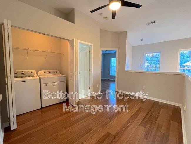 Building Photo - 10814 Princeton Village Dr