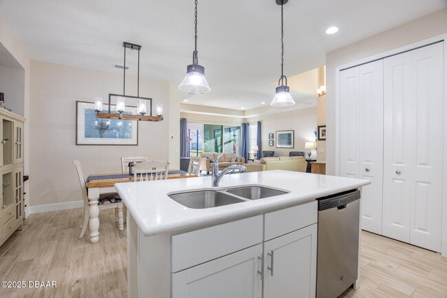 Building Photo - 225 St Somewhere Dr