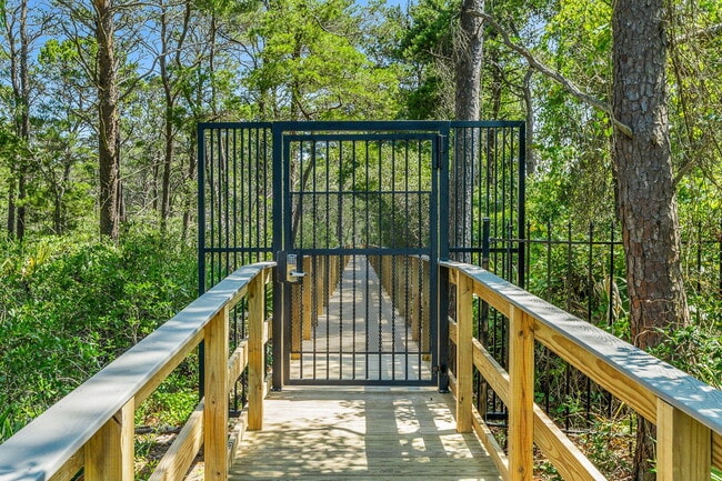 Building Photo - 1732 W County Hwy 30A