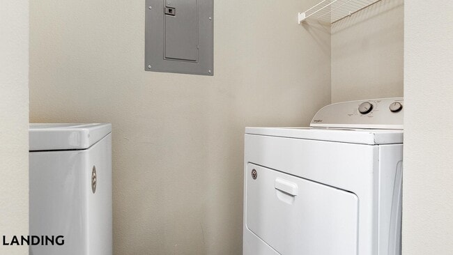 Building Photo - 701 W 101st Pl S