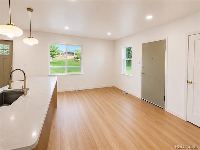Building Photo - 3156 W 25th Ave