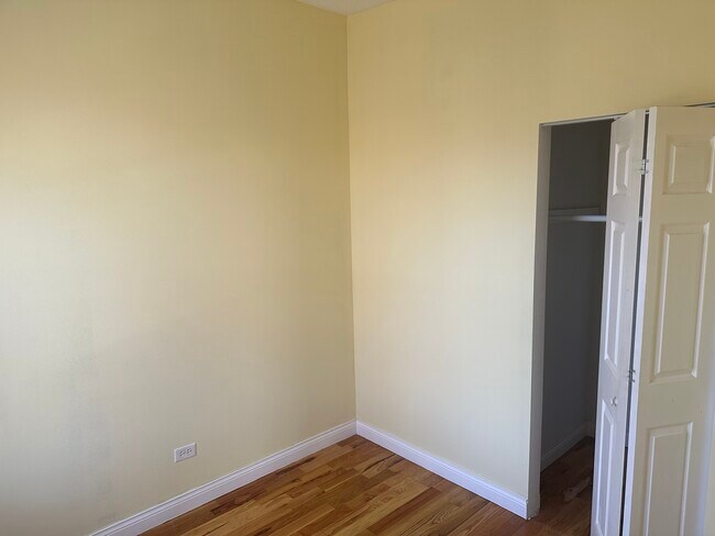 Building Photo - 720 N Homan Ave