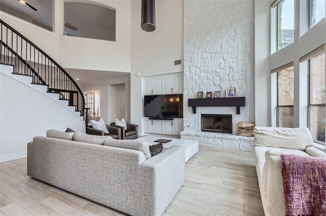 Building Photo - 217 Emerald Ridge Dr