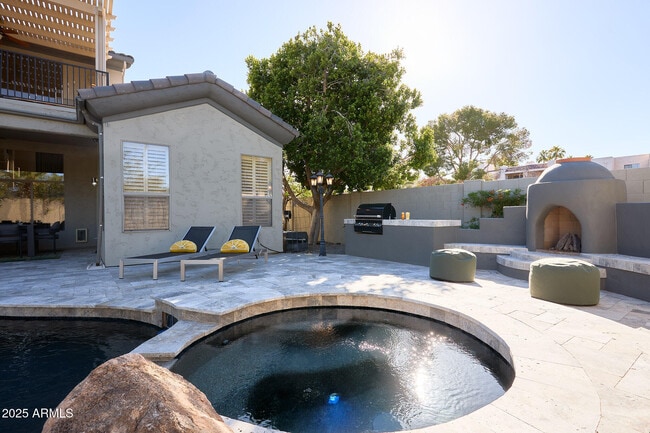 Building Photo - 3202 E Orange Dr