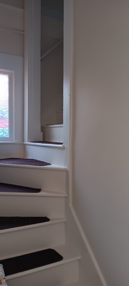 Building Photo - 1510 E Routt Ave