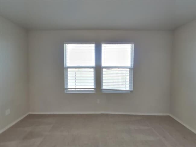 Building Photo - 5120 Saddle Clb Dr