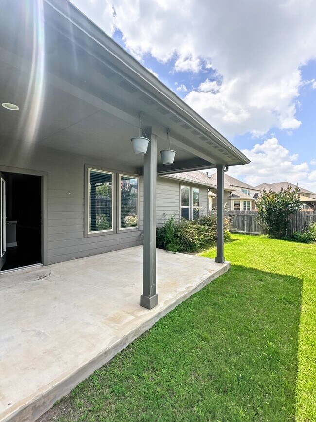 Building Photo - 815 Expedition Way