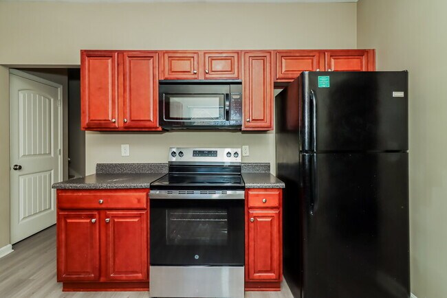 Building Photo - 13 Thatch Ct