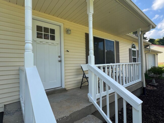 Building Photo - Rosswood