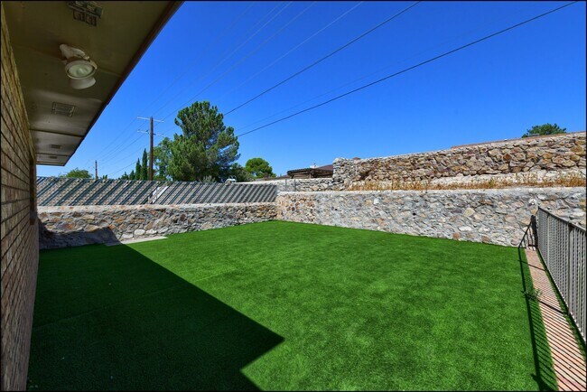 Building Photo - Coming Soon!