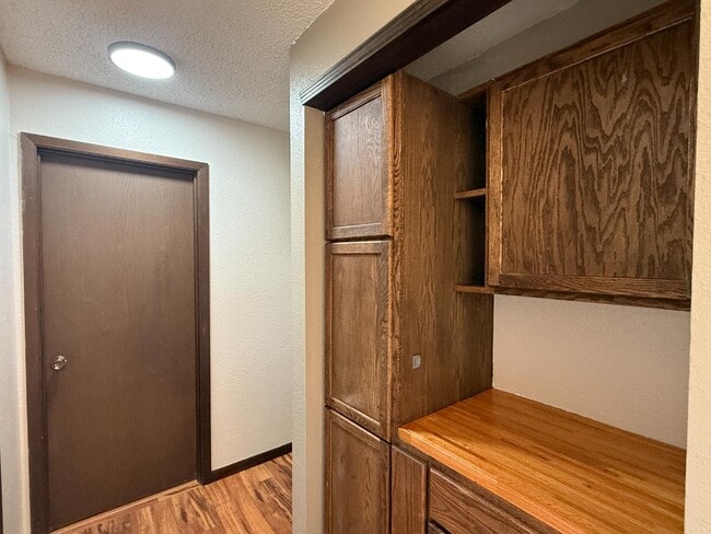 Building Photo - 5902 W Franklin St