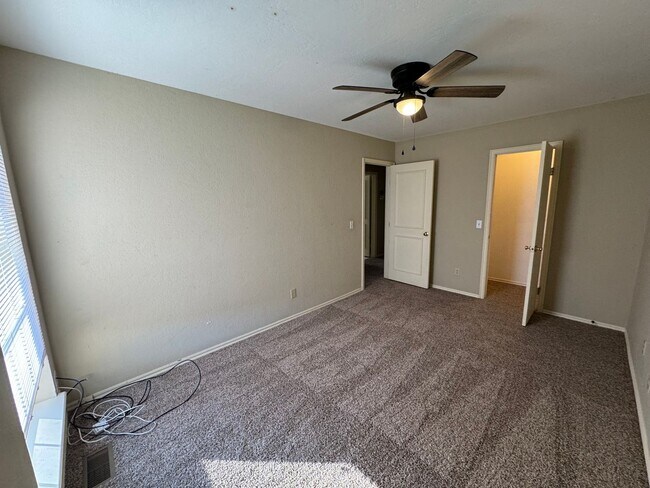 Building Photo - 704 Copperfield Dr
