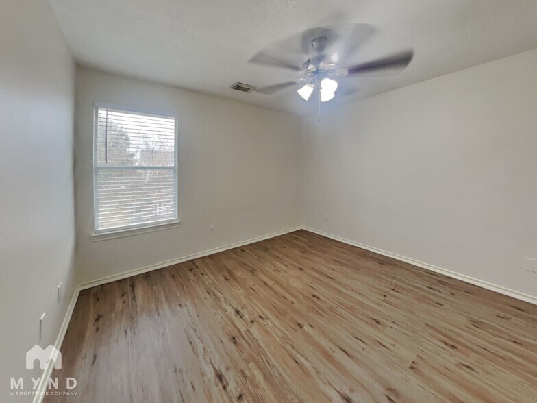 Building Photo - 4914 Forest Hurst Dr