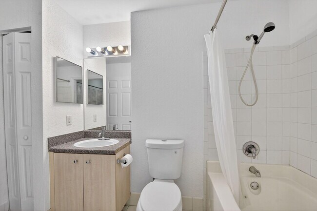 Building Photo - 1805 N Flagler Dr