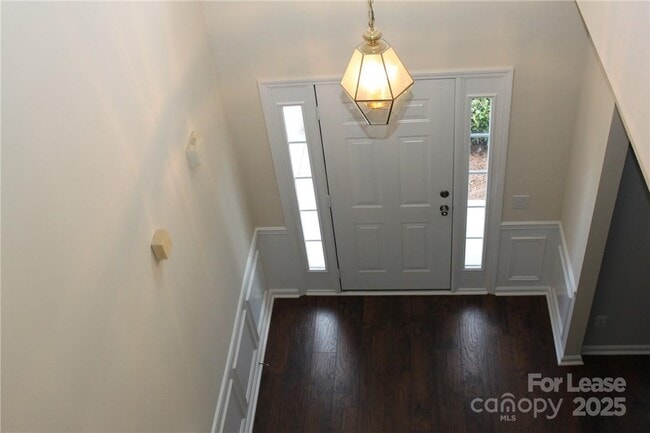 Building Photo - 2715 Old Ironside Dr