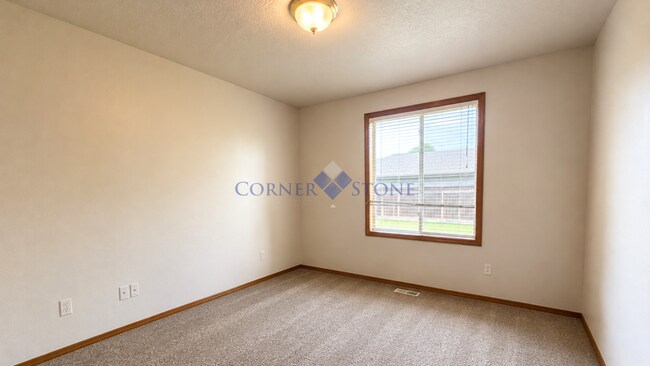 Building Photo - 5537 N Tumbleweed Pl