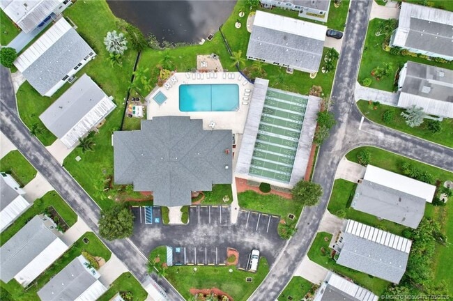 Building Photo - 7073 SE Birchwood Ln