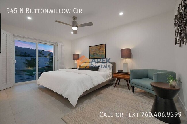 Building Photo - 945 N Buttonwillow Cir