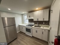 Building Photo - 6921 Clinton Rd