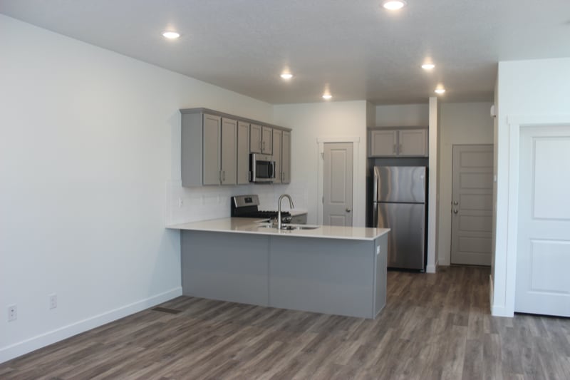 Building Photo - 172 E 1760 N