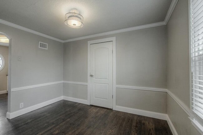 Building Photo - 7728 Walnut St