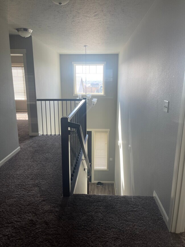 Building Photo - Pierre