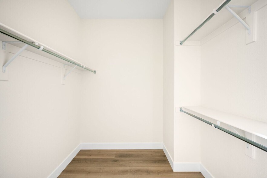 Building Photo - 5780 W 92nd Ave