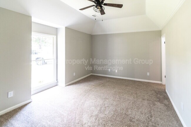 Building Photo - 779 Dogwood Cove