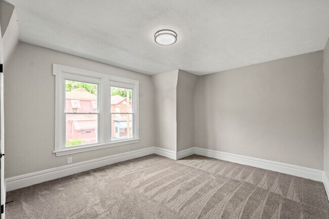 Building Photo - Beautiful 2 bedroom home in Homestead available August 1!