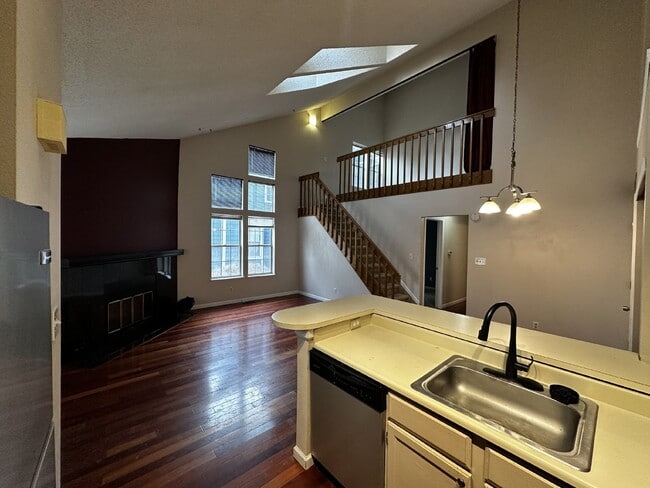 Building Photo - Available Now! "Charming 2bd/1ba with Fireplace & Hardwood Floors in Westminster Oasis!"