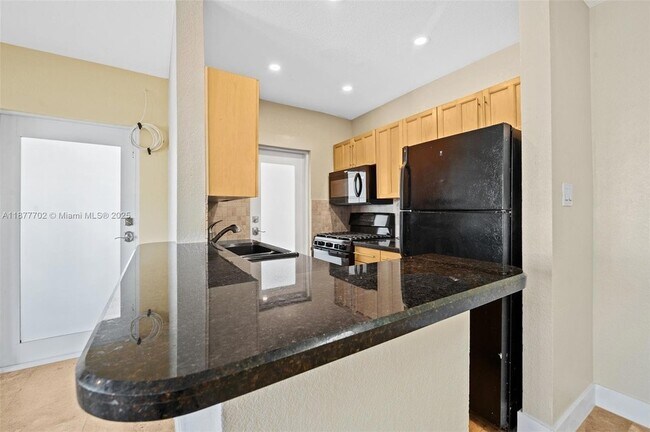 Building Photo - 7315 Byron Ave