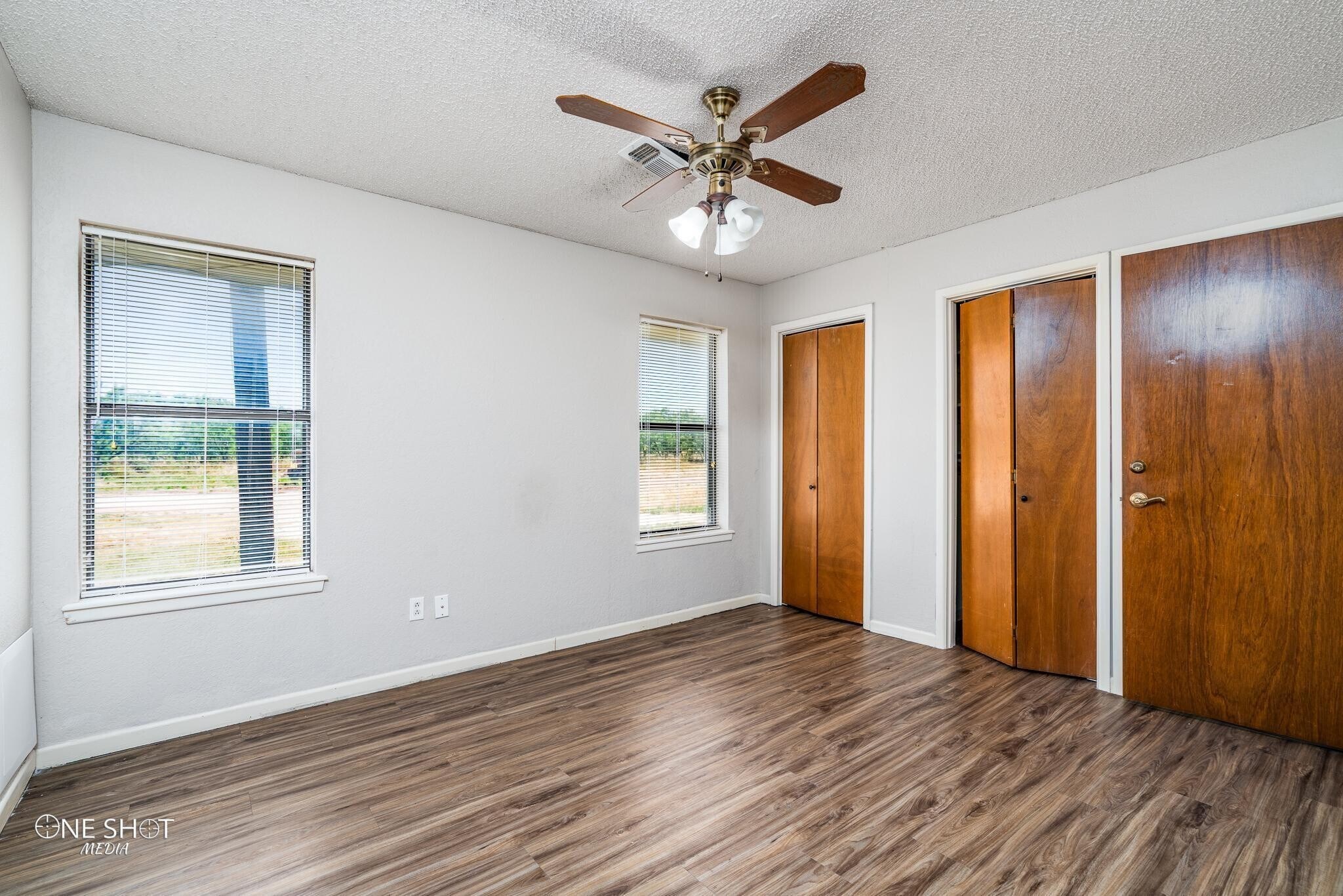 Building Photo - 951 Kenwood Dr