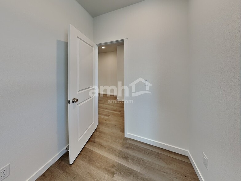 Building Photo - 23642 E 3rd Pl