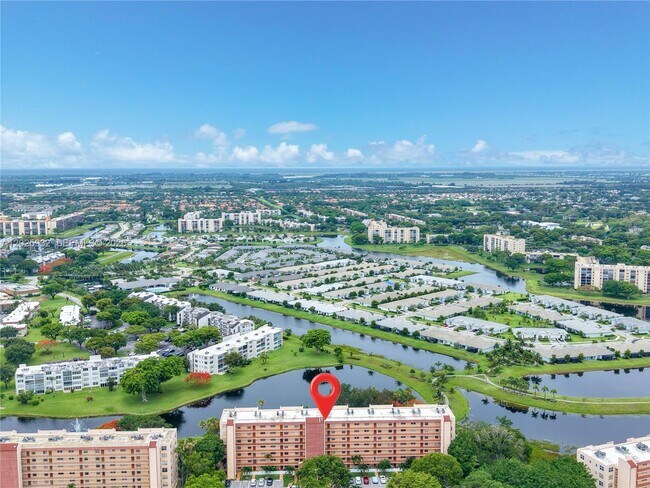 Building Photo - 14623 Bonaire Blvd