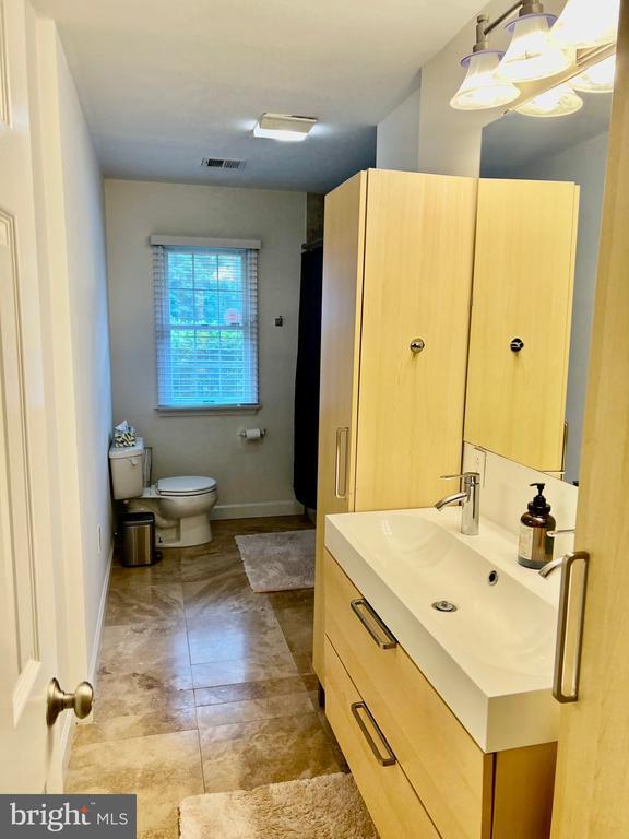 Building Photo - 1542 Crowell Rd