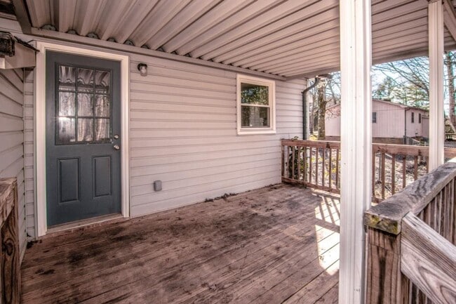 Building Photo - 1159 Camp Creek Rd