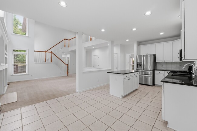 Building Photo - Spacious Renovated Home on a Quiet Cul-de-Sac Single-family · Professionally managed · Move-in ready