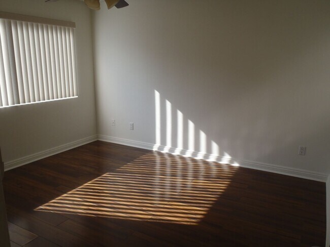 Building Photo - 17762 Paseo Cir