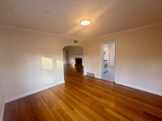 Building Photo - 145 Sylvan Ave