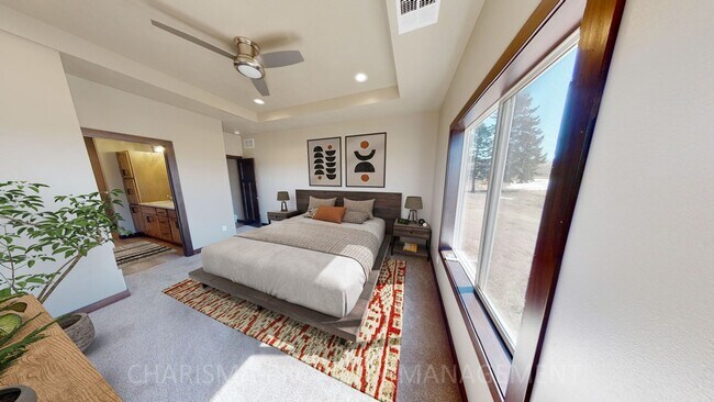 Building Photo - WALK IN AND AMENITY FILLED THREE BEDROOM TOWNHOME!