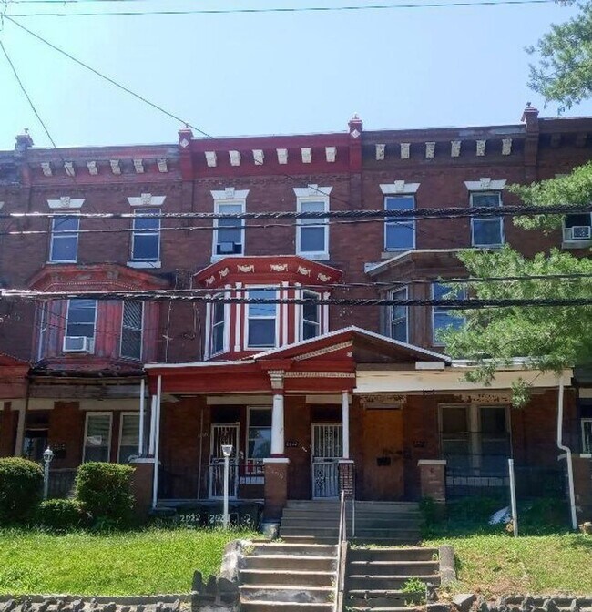Building Photo - 2022 W Ontario St