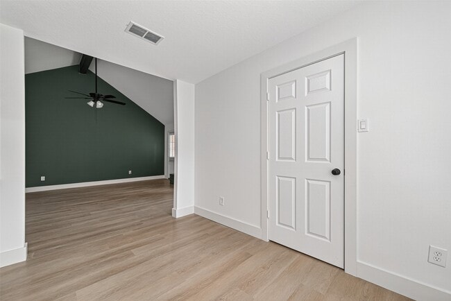 Building Photo - 1834 Shadow Rock Dr