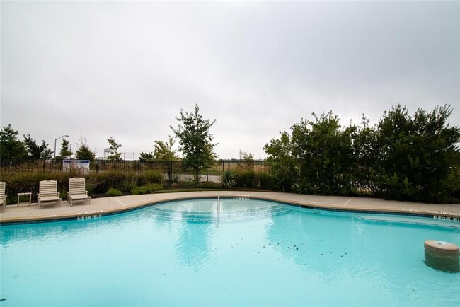Building Photo - 1620 Bryant Dr
