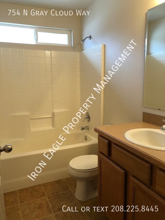 Building Photo - 754 N Gray Cloud Way