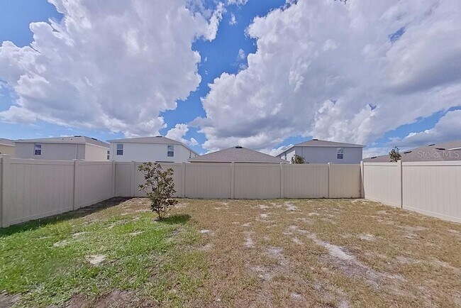 Building Photo - 8650 SW 44th Ct
