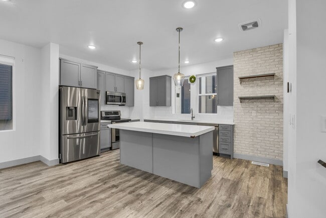 Building Photo - 6356 Birch Run Rd